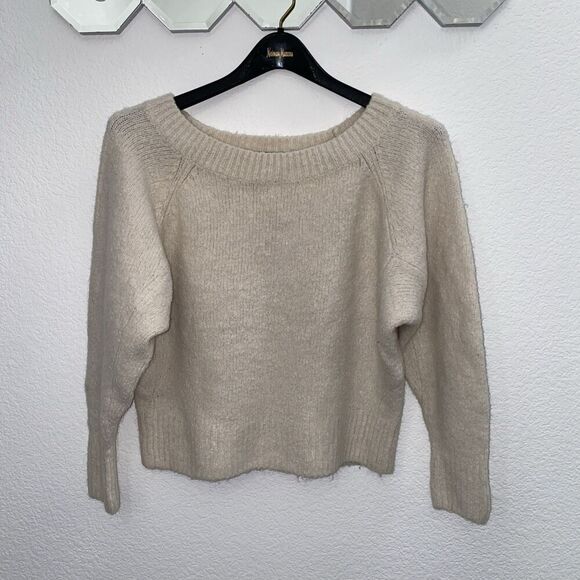 Victoria's Secret fuzzy boat neck boxy sweater size small - Picture 4 of 13